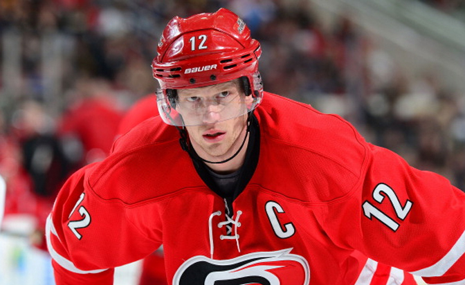 Eric Staal a refusé d'être échangé aux Bruins avant d'aboutir à Buffalo