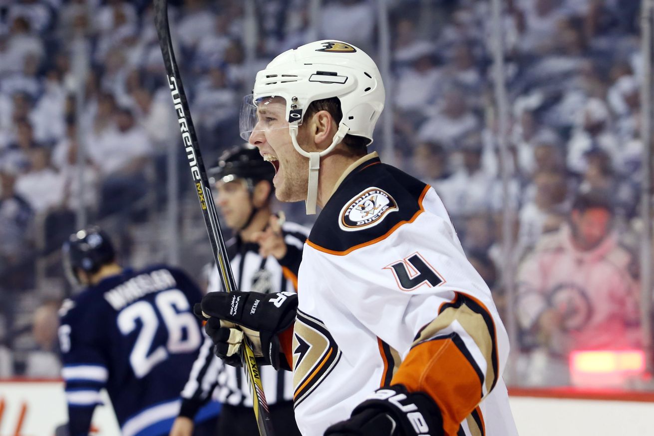 Le défenseur gaucher tant recherché est-il à Anaheim?