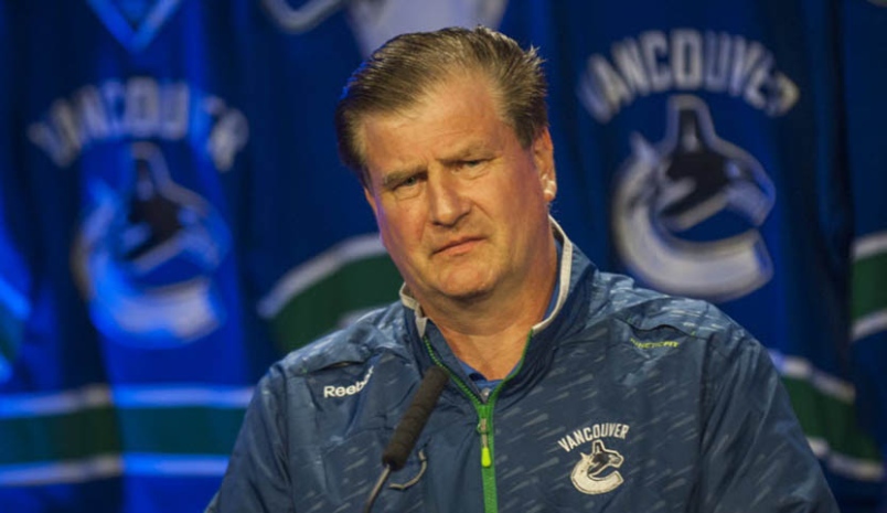 Jim Benning fait taire les rumeurs liant les Canucks à Karlsson