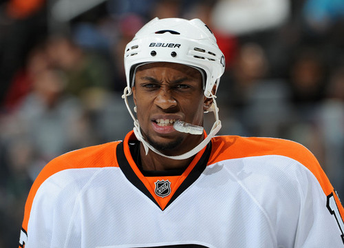 Échanger Wayne Simmonds, une bonne option pour les Flyers? | Les joueurs du Canadien gardent la foi | En rafale