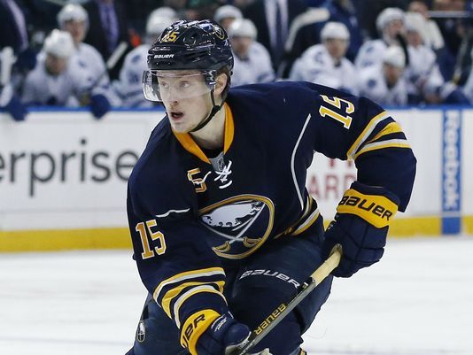 On se prépare à donner le « C » à Jack Eichel du côté de Buffalo… même si Brian Gionta revient? | En rafale