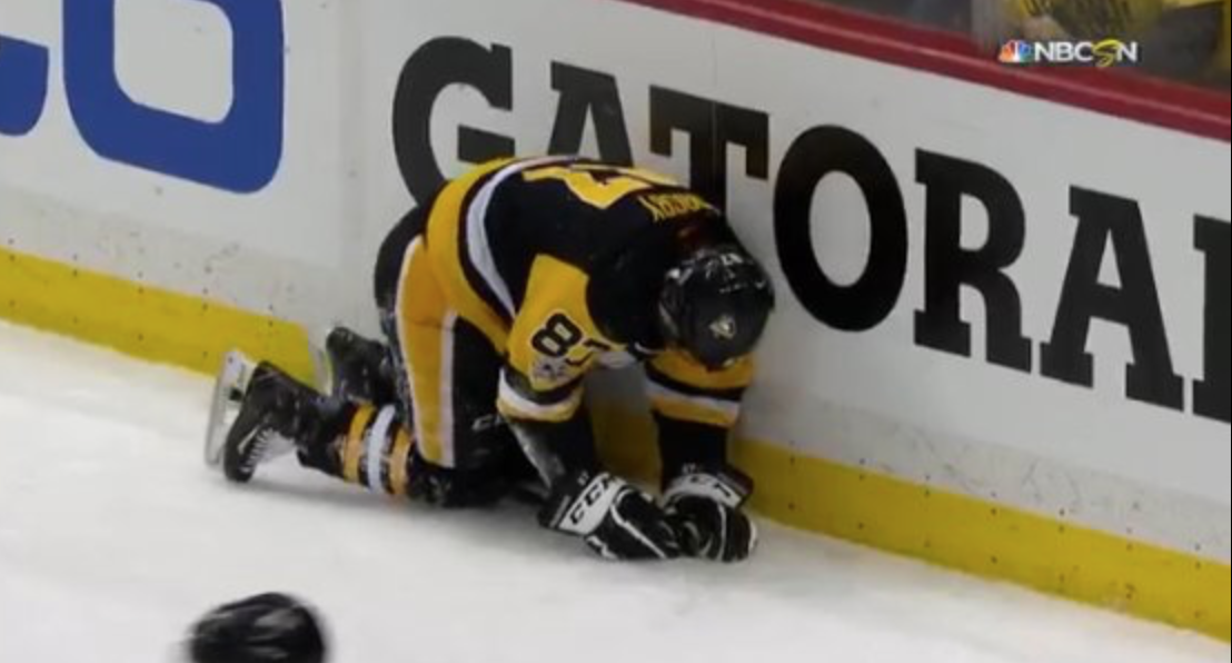 Crosby s'est (encore) cogné la tête | Les Caps, sans pitié, forcent un 7e duel face aux Pens