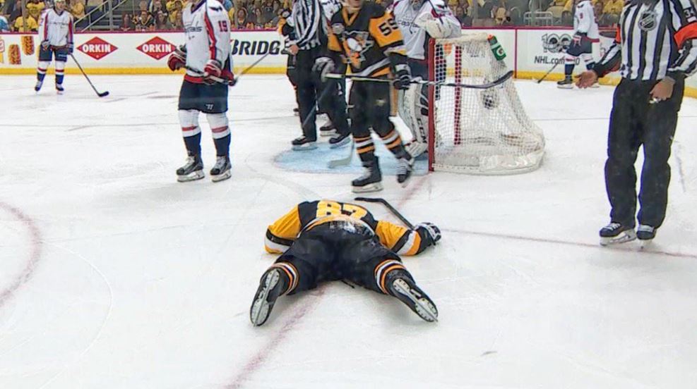 Crosby et Sheary quittent le match&#8230; mais les Penguins sont presque revenus, eux | Niskanen suspendu?