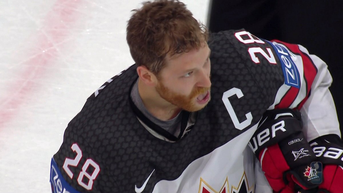 Claude Giroux a mangé un coup de poing (presque « corde à linge ») d'un coéquipier… et il a fini au tapis