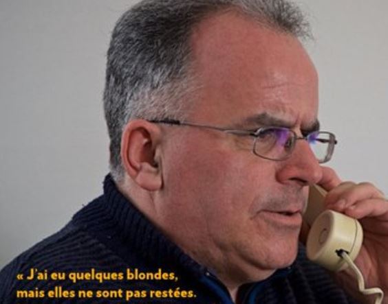 Louis de Ville Mercier n'a ni blonde ni enfants, mais il ne ressent aucune solitude grâce à la radio sportive