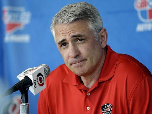 Ron Francis contredit les propos de Peter Karmanos