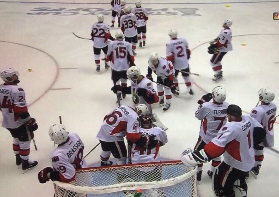 « Je n’avais jamais vu encore un vestiaire aussi émotif que celui des Sénateurs d’Ottawa! » &#8211; Chantal Machabée