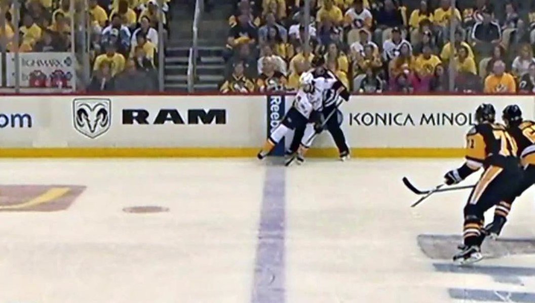 Trois centimètres ont suffi à faire rager la planète hockey | Encore de la censure dans la LNH