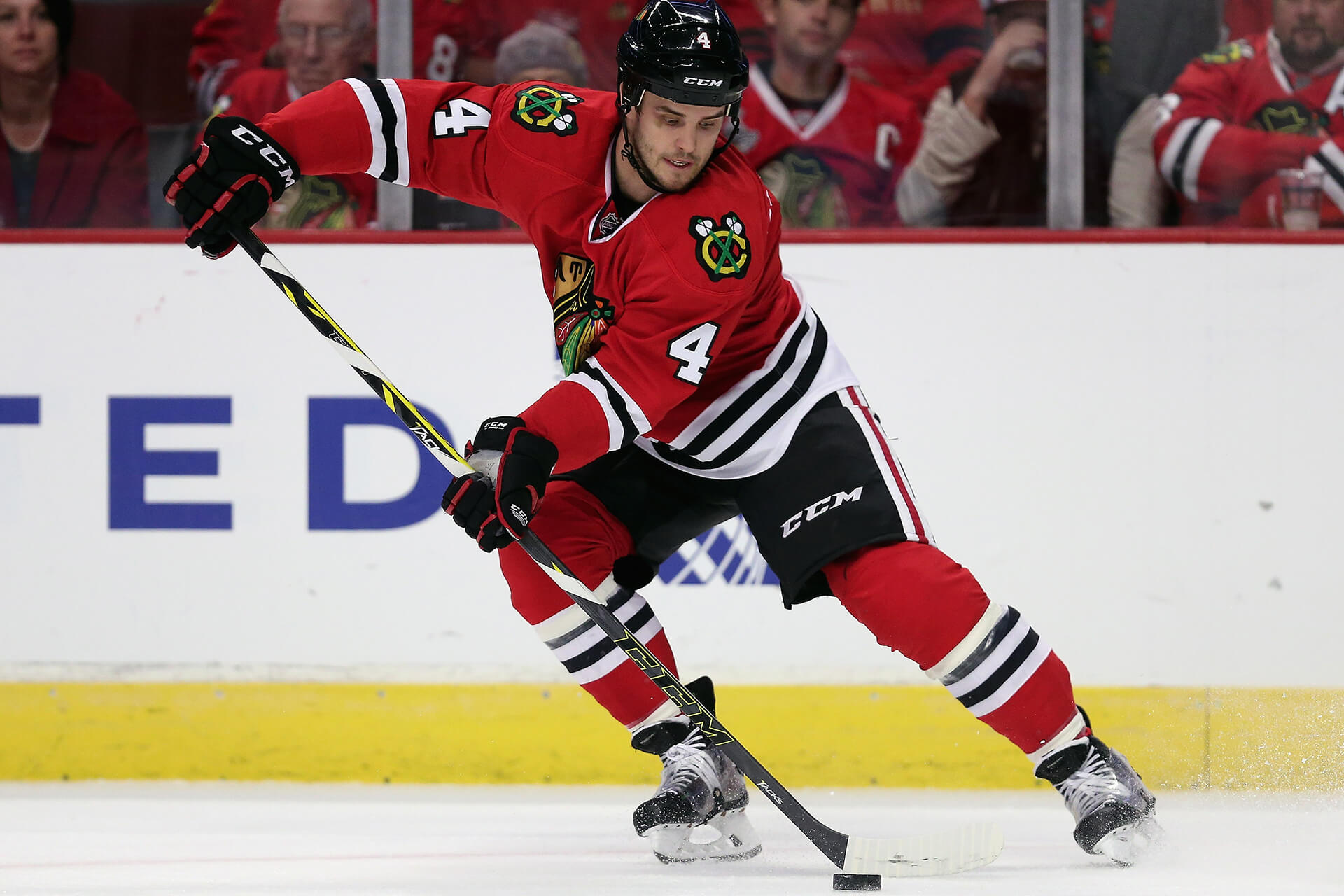 Stan Bowman a envoyé Niklas Hjalmarsson en Arizona