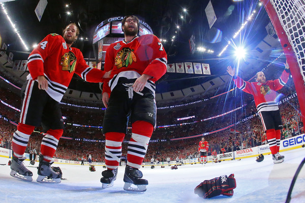 Stan Bowman pourrait devoir défaire son noyau pour respecter la masse salariale