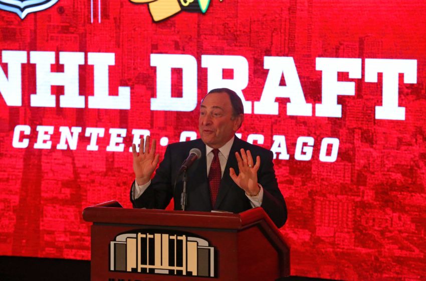 Gary Bettman a bousculé un enfant brusquement