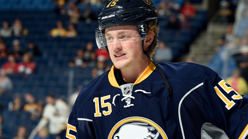 Jack Eichel mérite-t-il une entente similaire à celle de Connor McDavid?