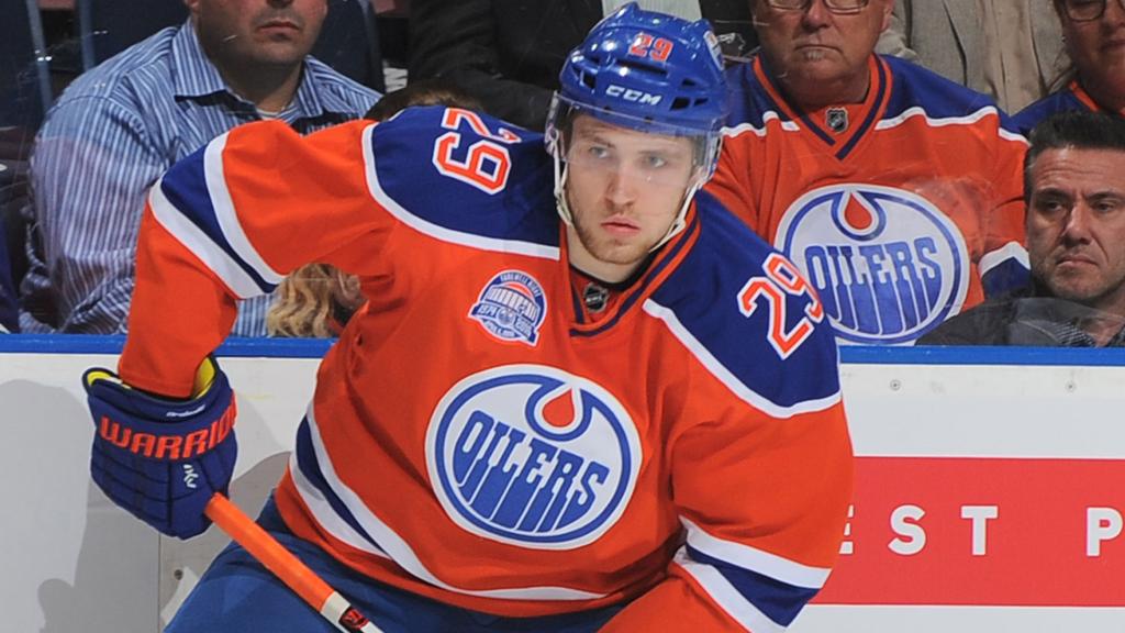 À moyen terme, il y aura des offres hostiles dans la LNH