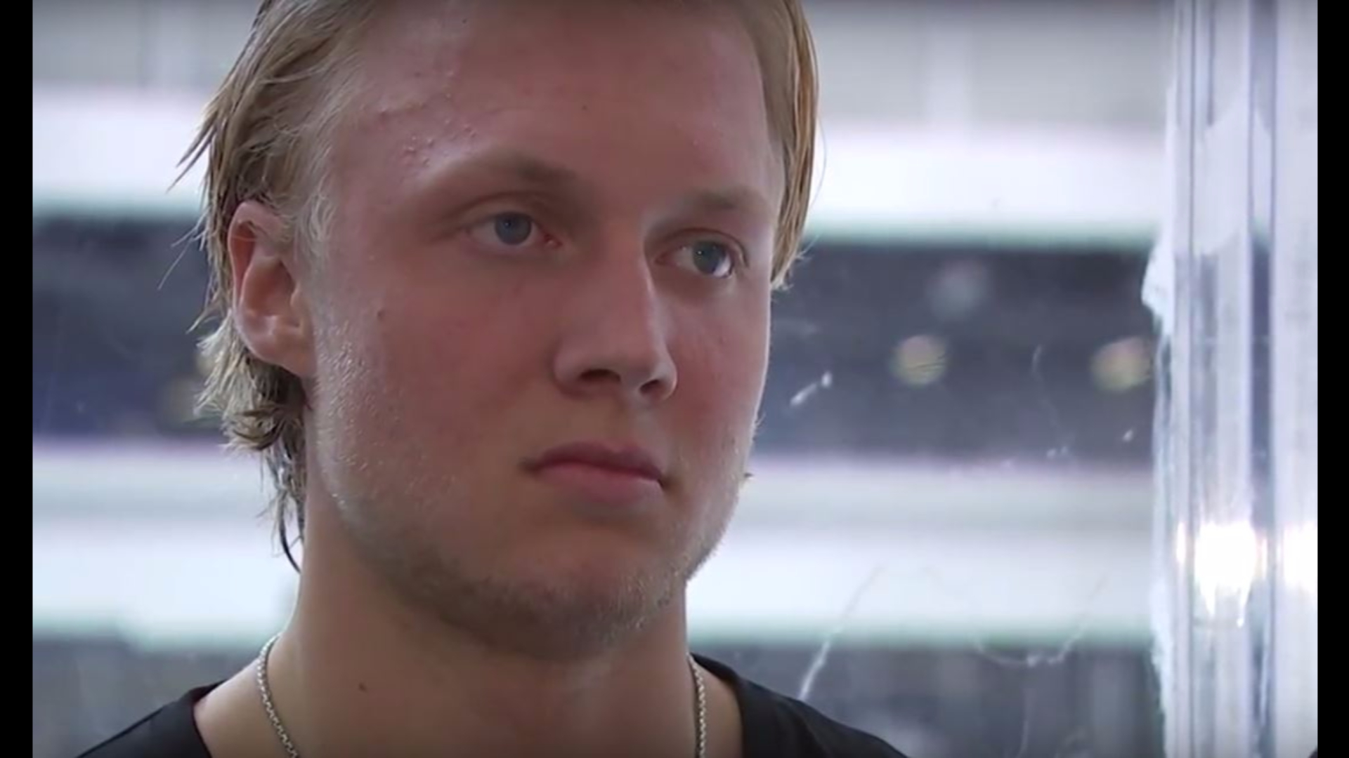 Alex Nylander n'y arrive toujours pas