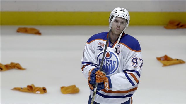 À 16 ans, Victor Mete était le seul joueur des Knights à pouvoir contenir Connor McDavid