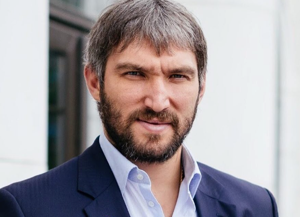 Alexander Ovechkin vient en aide à un sans-abri à Edmonton