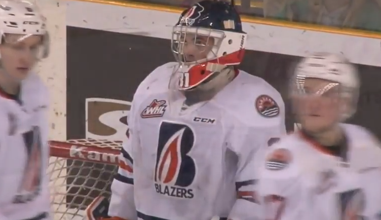 Un gardien junior devant le filet d’une équipe d’expansion