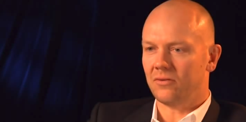 &lsquo;Papa' Sundin s'explique aux partisans torontois et donne son appui à Matthews