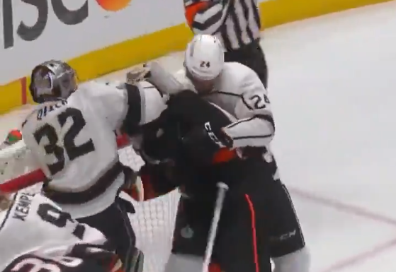 Top-5 : Une bagarre comme dans l’temps entre les Kings et les Ducks