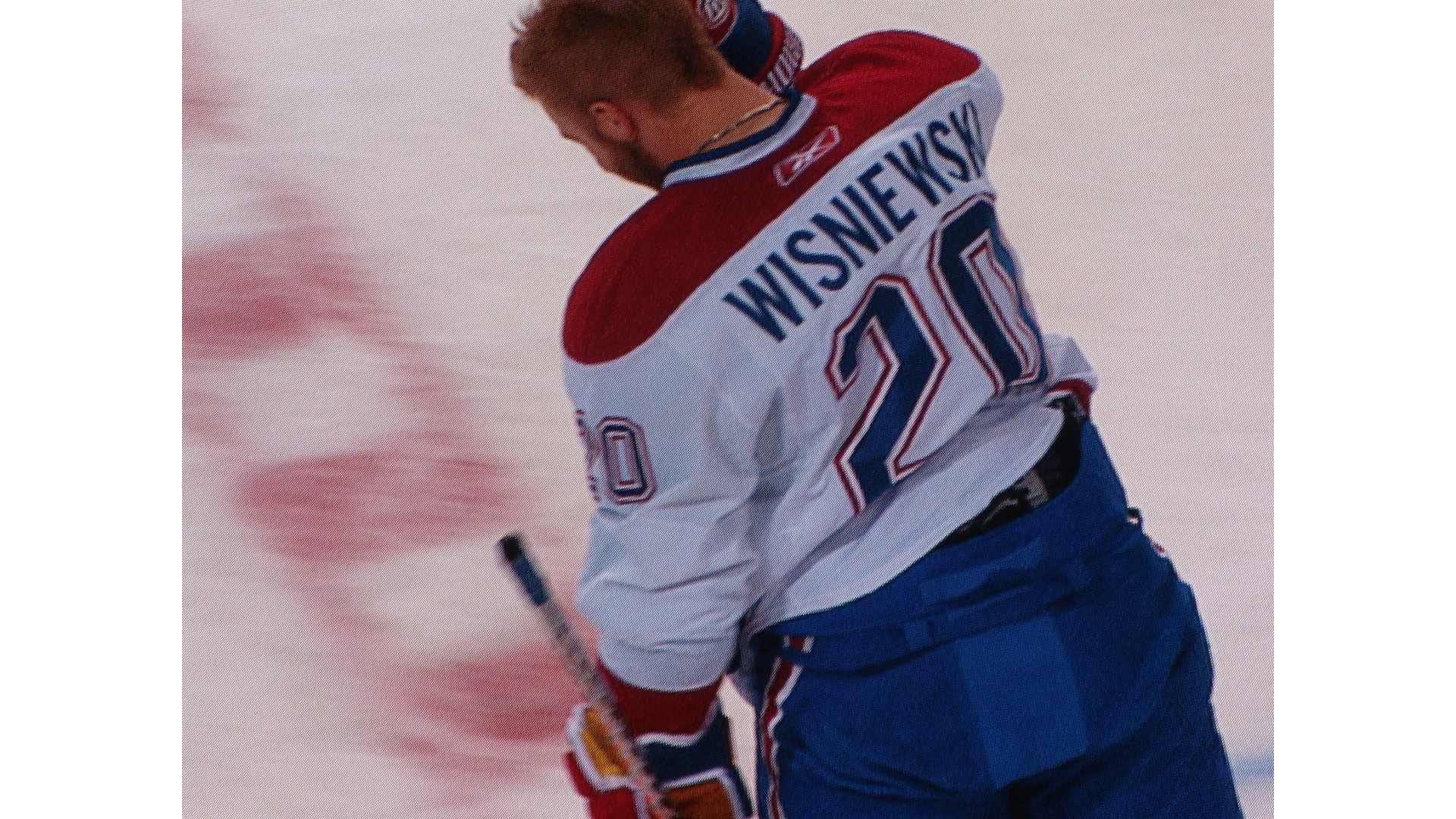 James Wisniewski : Un coup chien des Hurricanes qui a mis fin à sa carrière