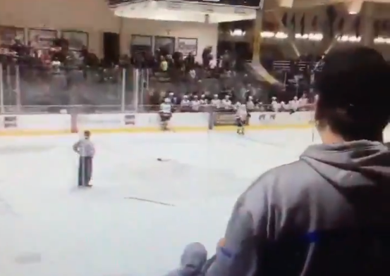 Un entraîneur perd le Nord et « pète une crise » derrière le banc