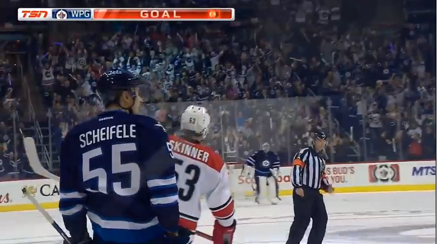 Une poursuite de 75 000$ contre Mark Scheifele