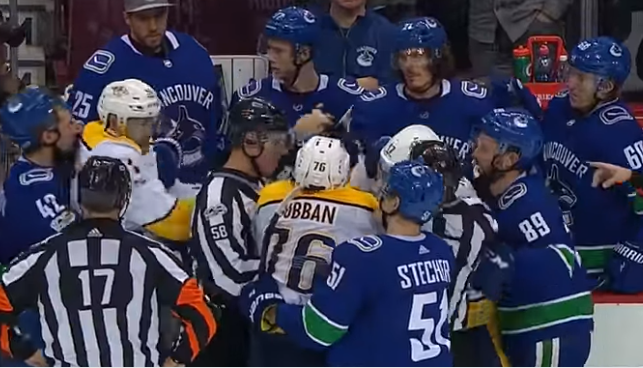 P.K. Subban sort la bouteille de vin pour fêter ça