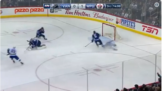 Top-5 : L’agressivité parfaite de Connor Hellebuyck