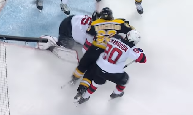 Brad Marchand : un bon coéquipier&#8230;difficile à défendre