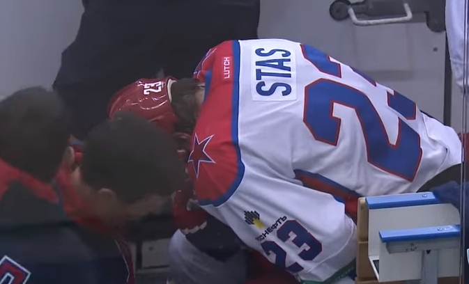 Une bagarre violente en plein restaurant entre deux joueurs de la KHL