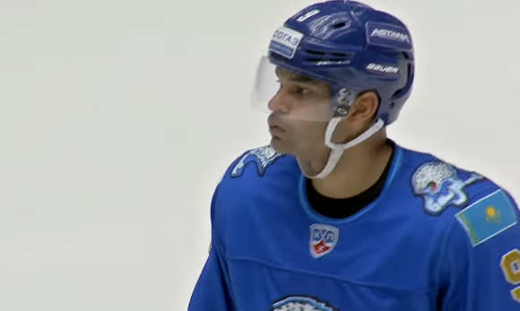 Nigel Dawes reçoit une claque en plein visage de ses dirigeants