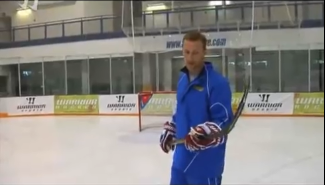 En aidant les Kostitsyn, Kovalev aurait fini avec un « gun » dans la bouche