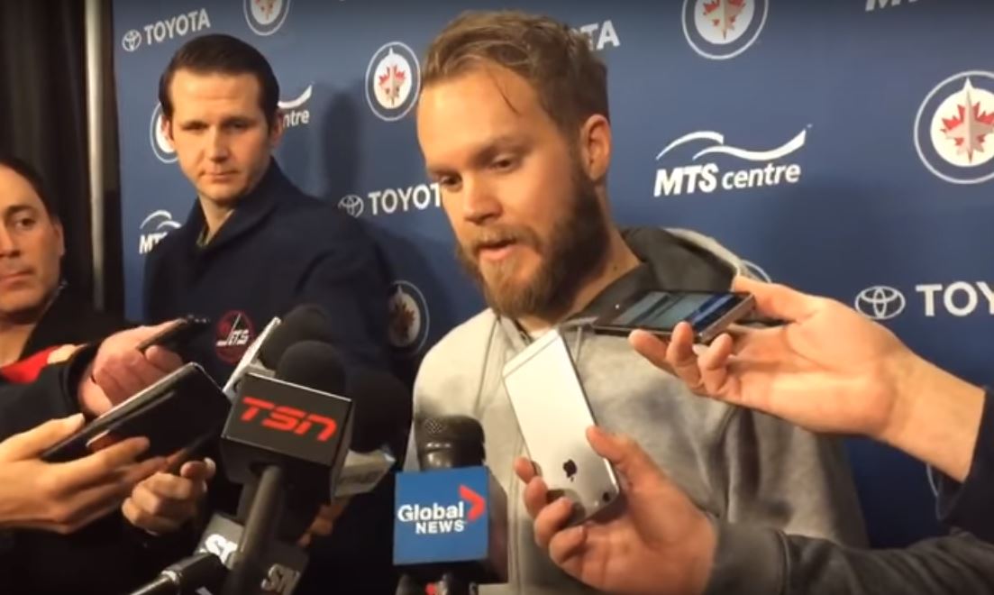 Tobias Enstrom est furieux contre Paul Maurice (et il a quitté l'équipe prématurément)