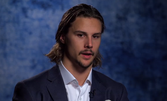 Les Sénateurs discutent avec les Golden Knights