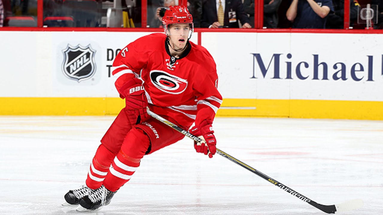 Les Canucks auraient déposé une offre sérieuse pour Noah Hanifin