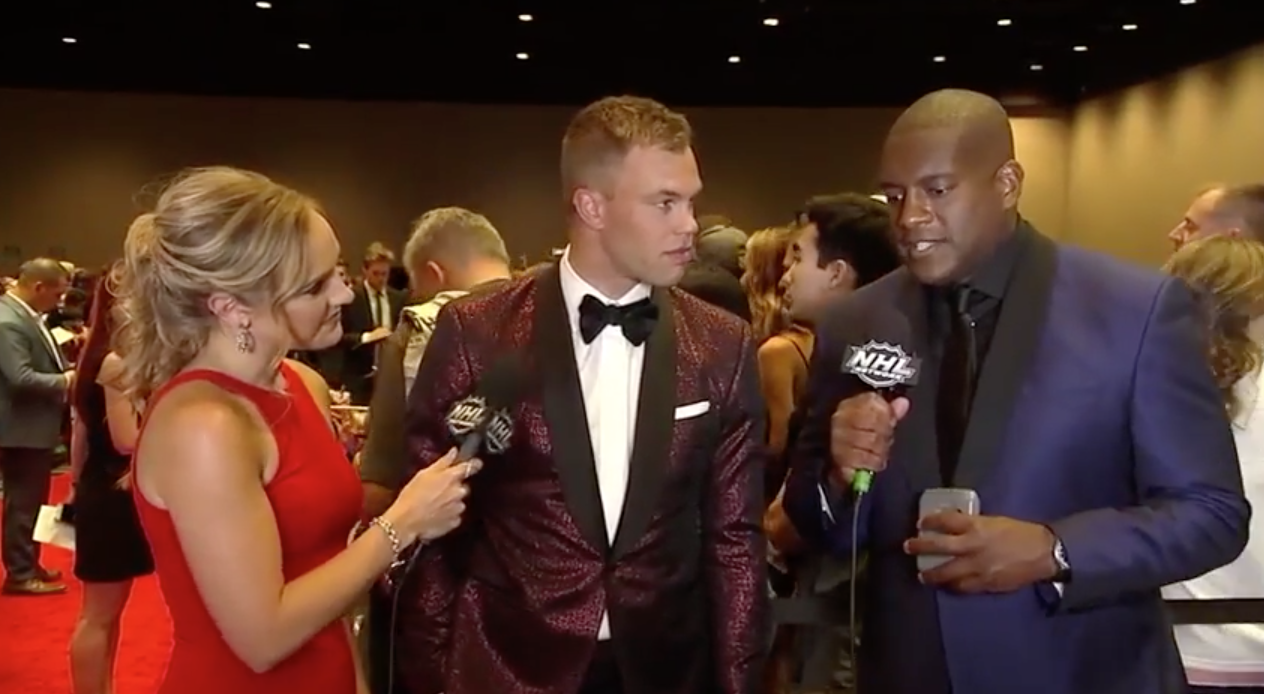 Taylor Hall encense les avantages que la NBA possède