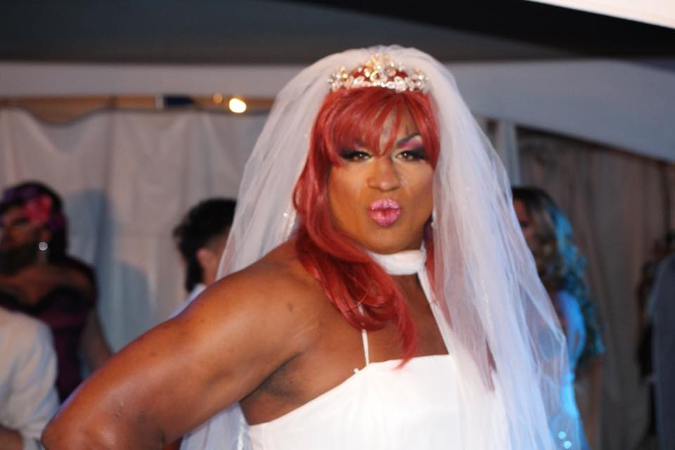 Georges Laraque a remporté un concours de « drag queens »