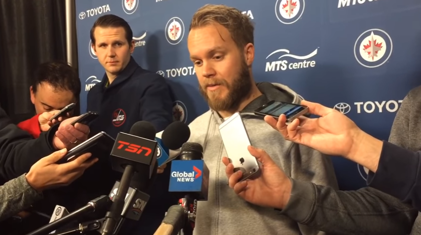 Tobias Enstrom : de la LNH à la deuxième division en Suède