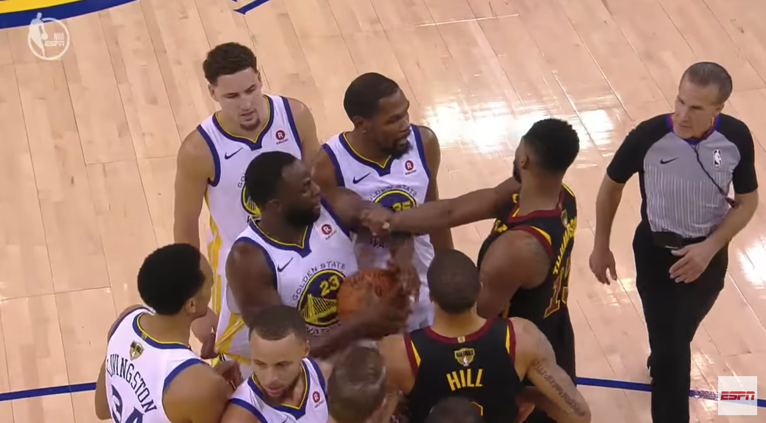 LeBron James a dû intervenir dans une bagarre à l’intérieur d’un bar