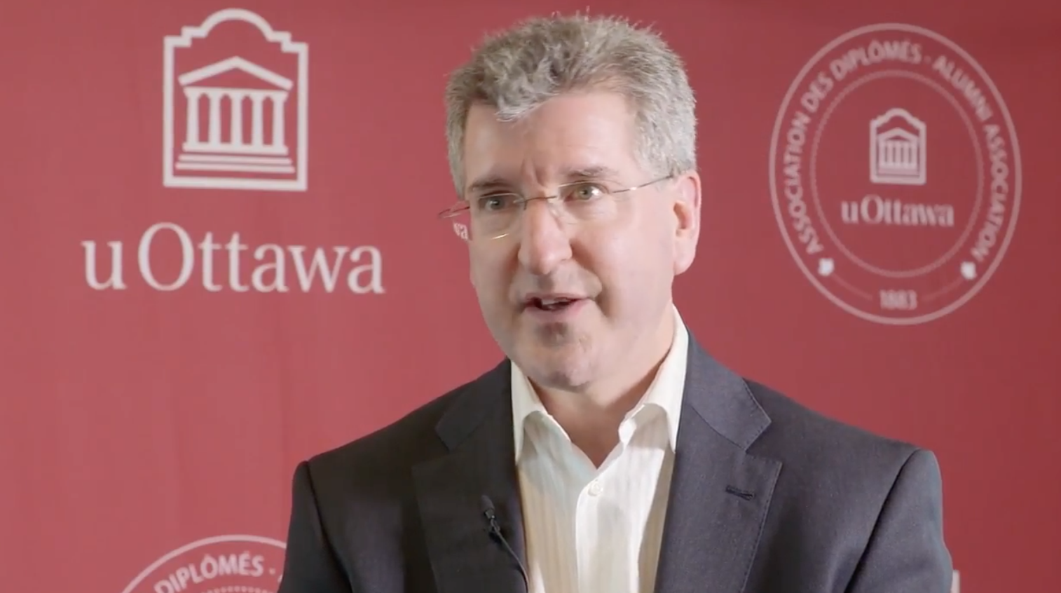 Donald Beauchamp : « les médias sociaux&#8230; c'est le n'importe quoi! »