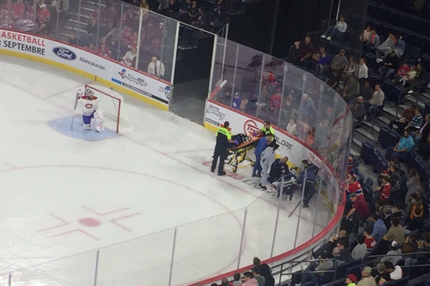 Jarret Tyszka quitte sur une civière