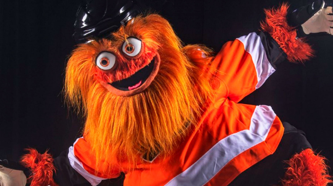 Le Canadien lance une flèche à la mascotte des Flyers