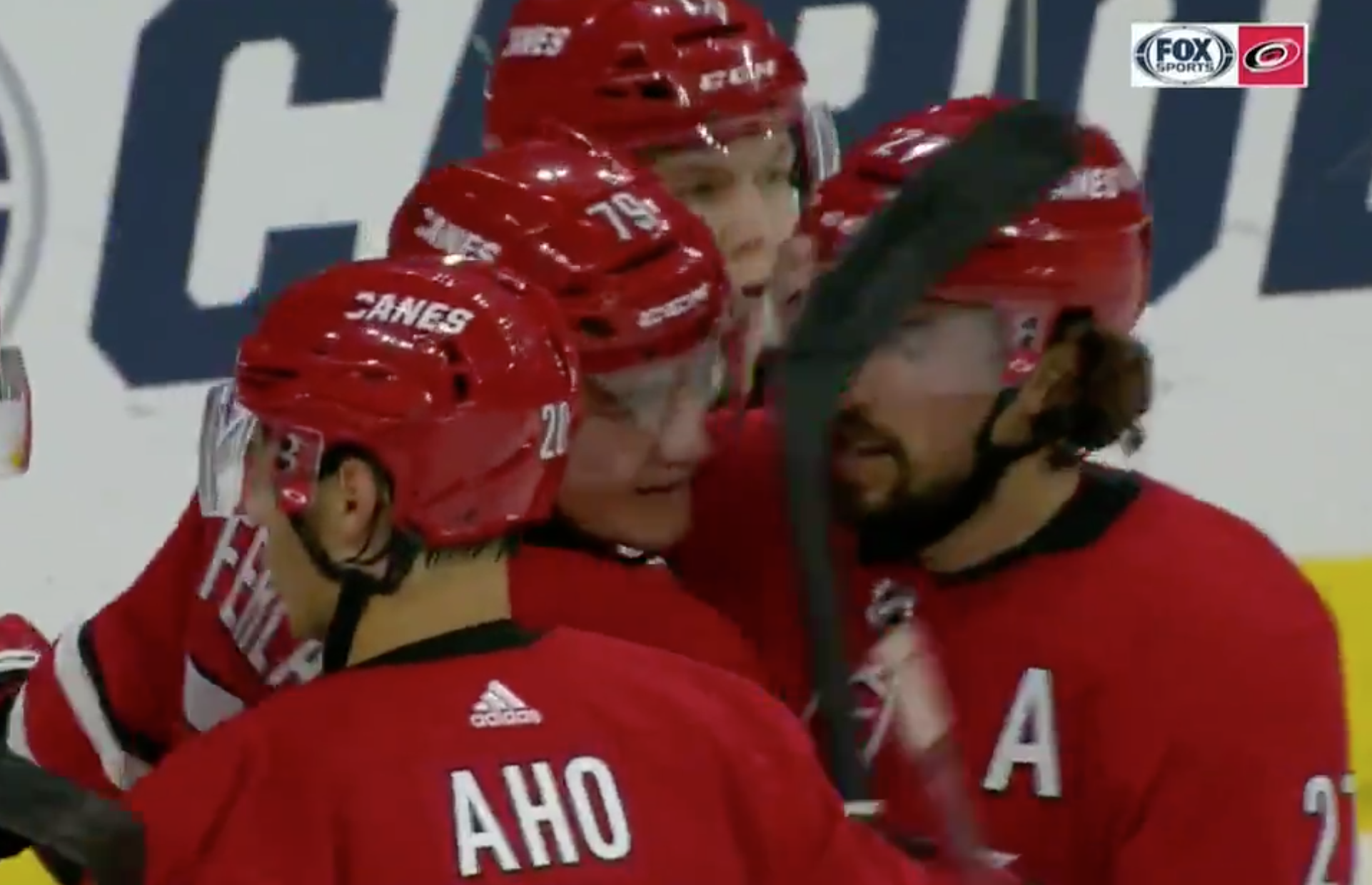 Le Canadien a déposé une offre hostile à Sebastian Aho