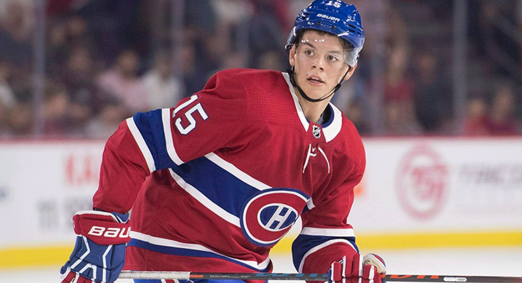 Jesperi Kotkaniemi a obtenu sa chance au centre de Gallagher et Tatar