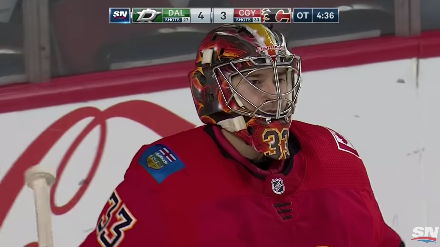 Top-5 : Le gardien des Flames a fracassé son bâton et l'a lancé vers l'arbitre