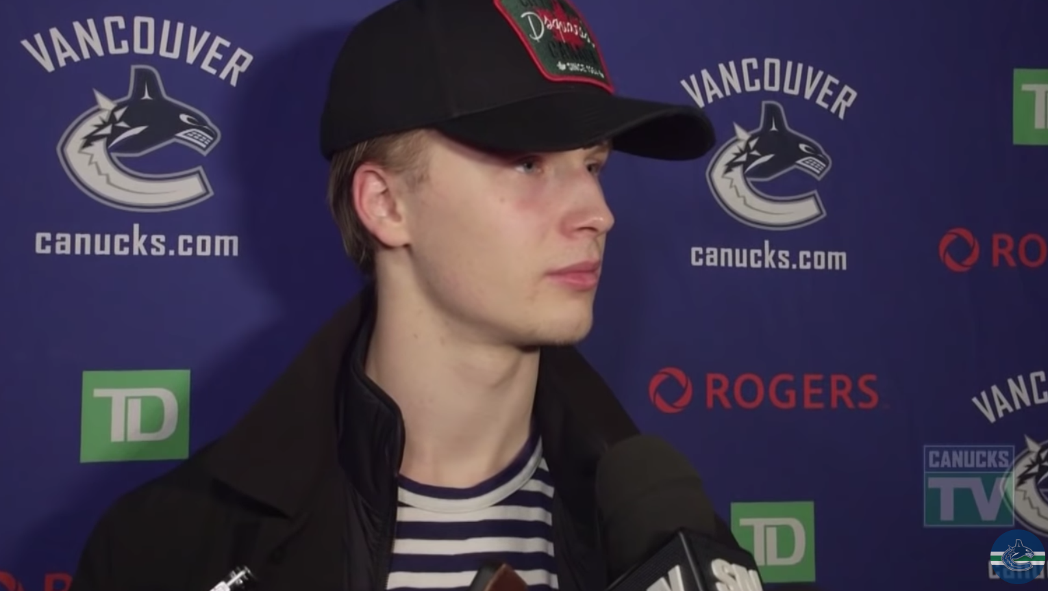 Elias Pettersson veut jouer pour une équipe gagnante