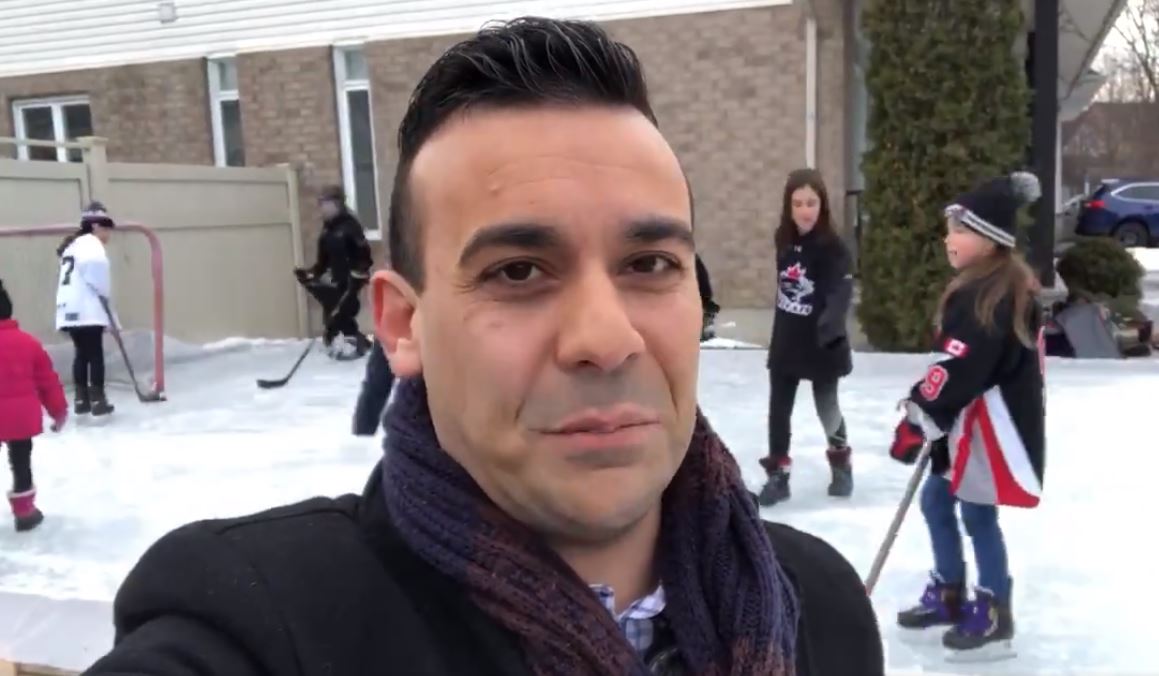 Une famille d'Ottawa se voit dans l'obligation de démolir sa patinoire une semaine avant Noël