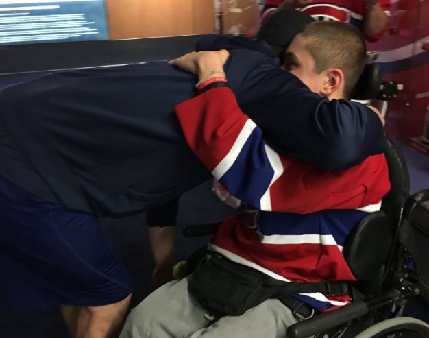 Malgré une frustrante défaite, Carey Price a posé un geste d'une extrême bonté