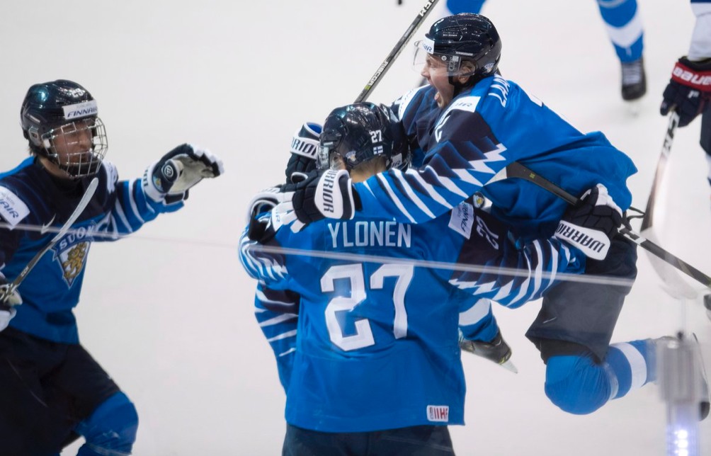 Un but tardif de Kaapo Kakko (et un autre de Ylonen) donne l'or à la Finlande