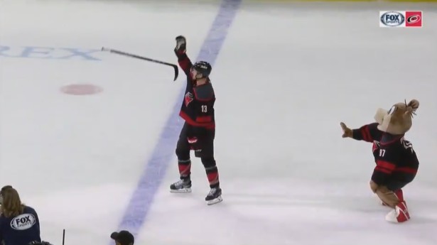 Les Hurricanes s'approchent dangereusement du Canadien